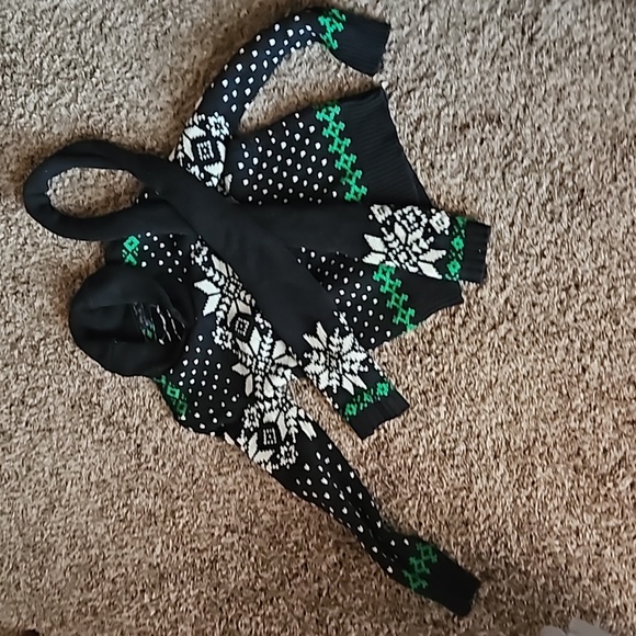 Ralph Lauren Boys Size 10-12 (M) Black Sweater with Matchin Sweater Scarf - Picture 2 of 2